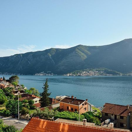 Ily Apartment With Sea View Kotor Bagian luar foto