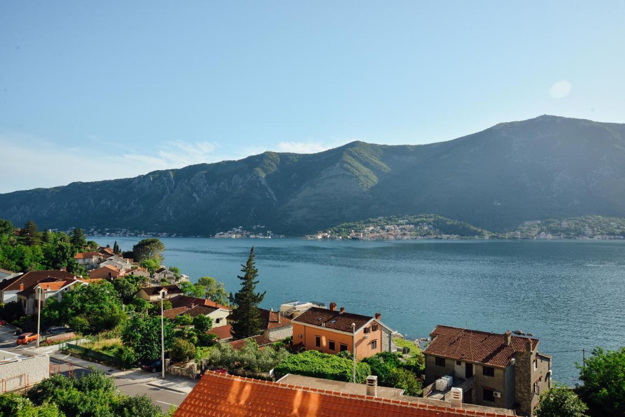 Ily Apartment With Sea View Kotor Bagian luar foto
