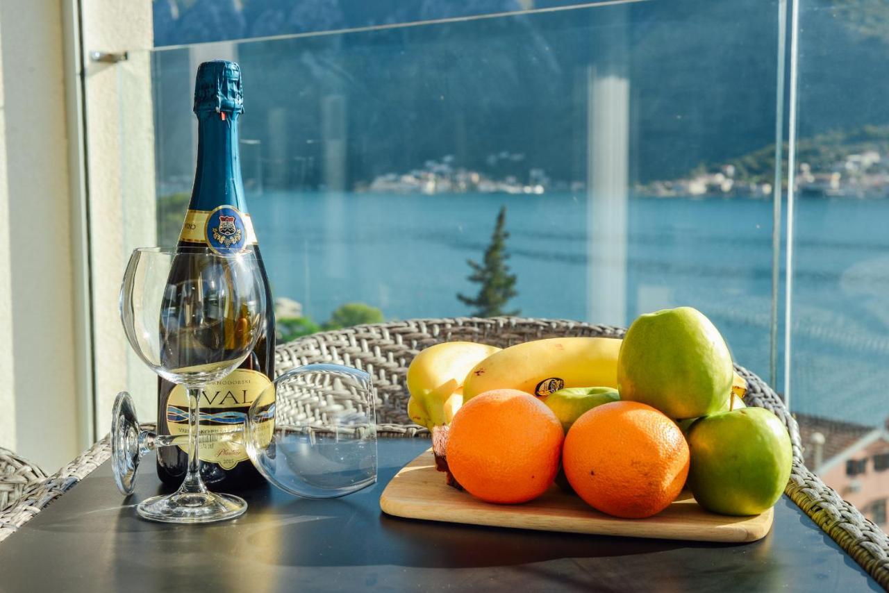 Ily Apartment With Sea View Kotor Bagian luar foto