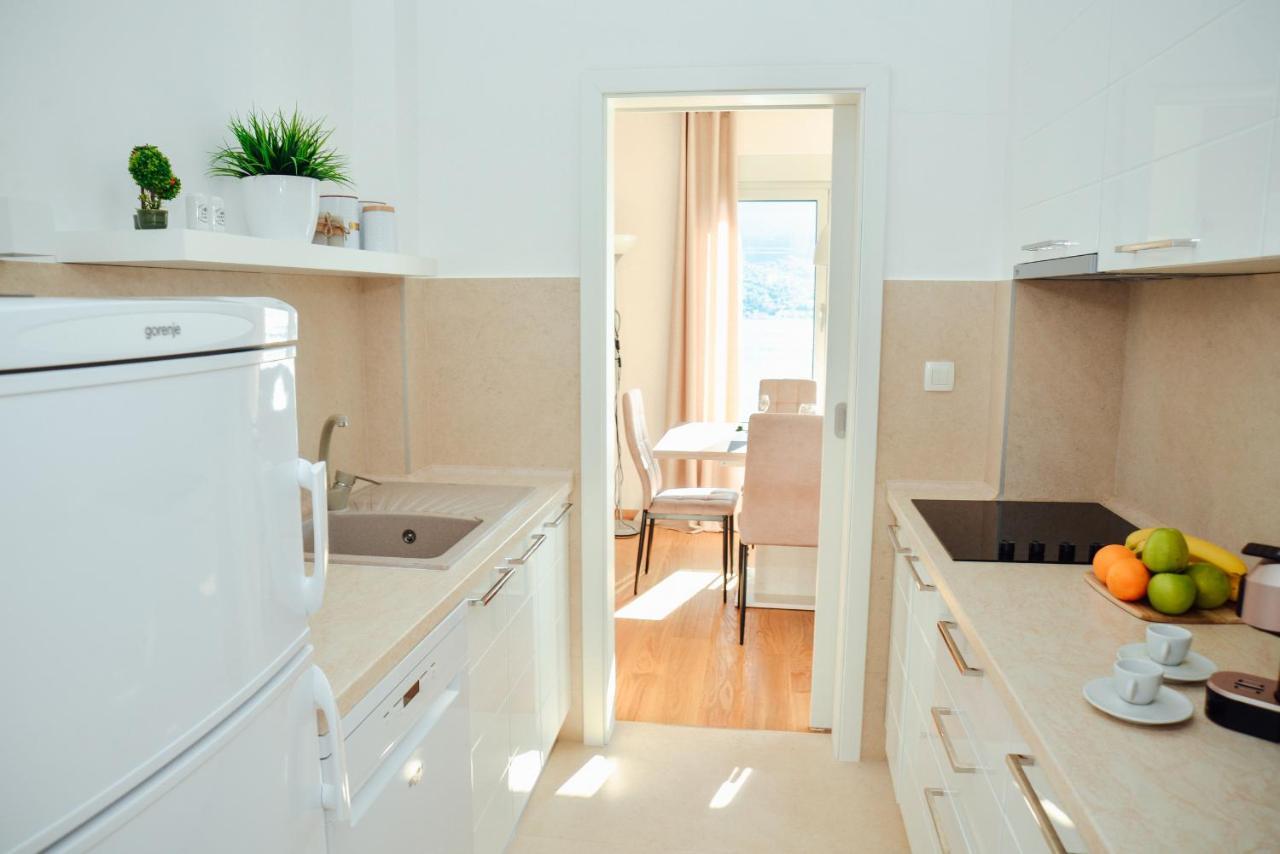 Ily Apartment With Sea View Kotor Bagian luar foto