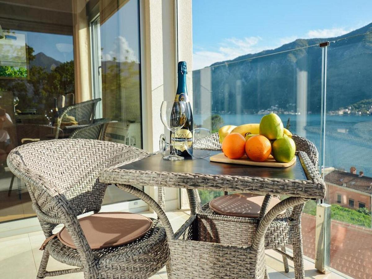 Ily Apartment With Sea View Kotor Bagian luar foto